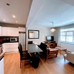 Valley Mount House & Apartment